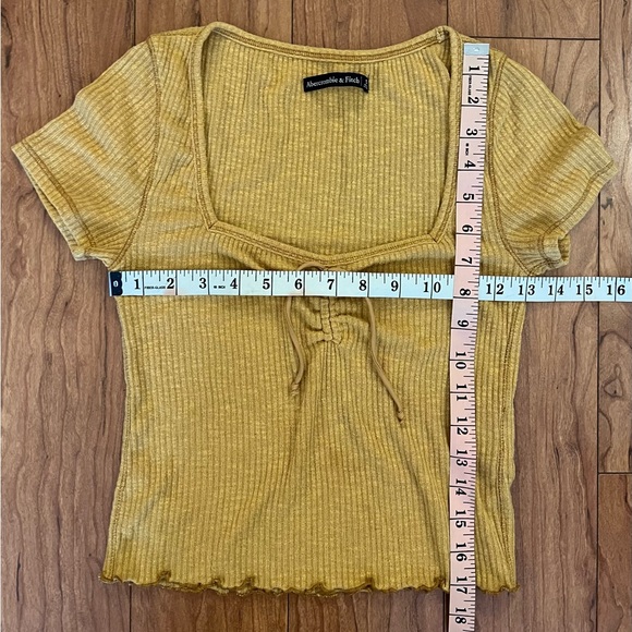 Abercrombie & Fitch Small Ribbed Knit Tie Front Short Sleeve Cropped T-Shirt - Picture 2 of 6